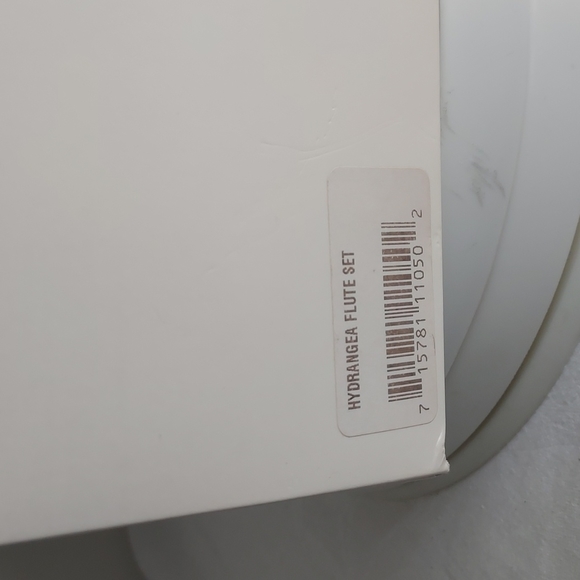 NIB Hydrangea Glass Champagne Flute Set White/Lavender Floral Print - Picture 4 of 6